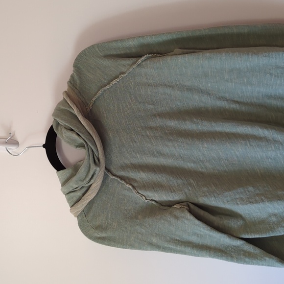 Free People Beach Green Cowl Neck Long Sleeve Top - Size Medium/Large - Picture 11 of 12
